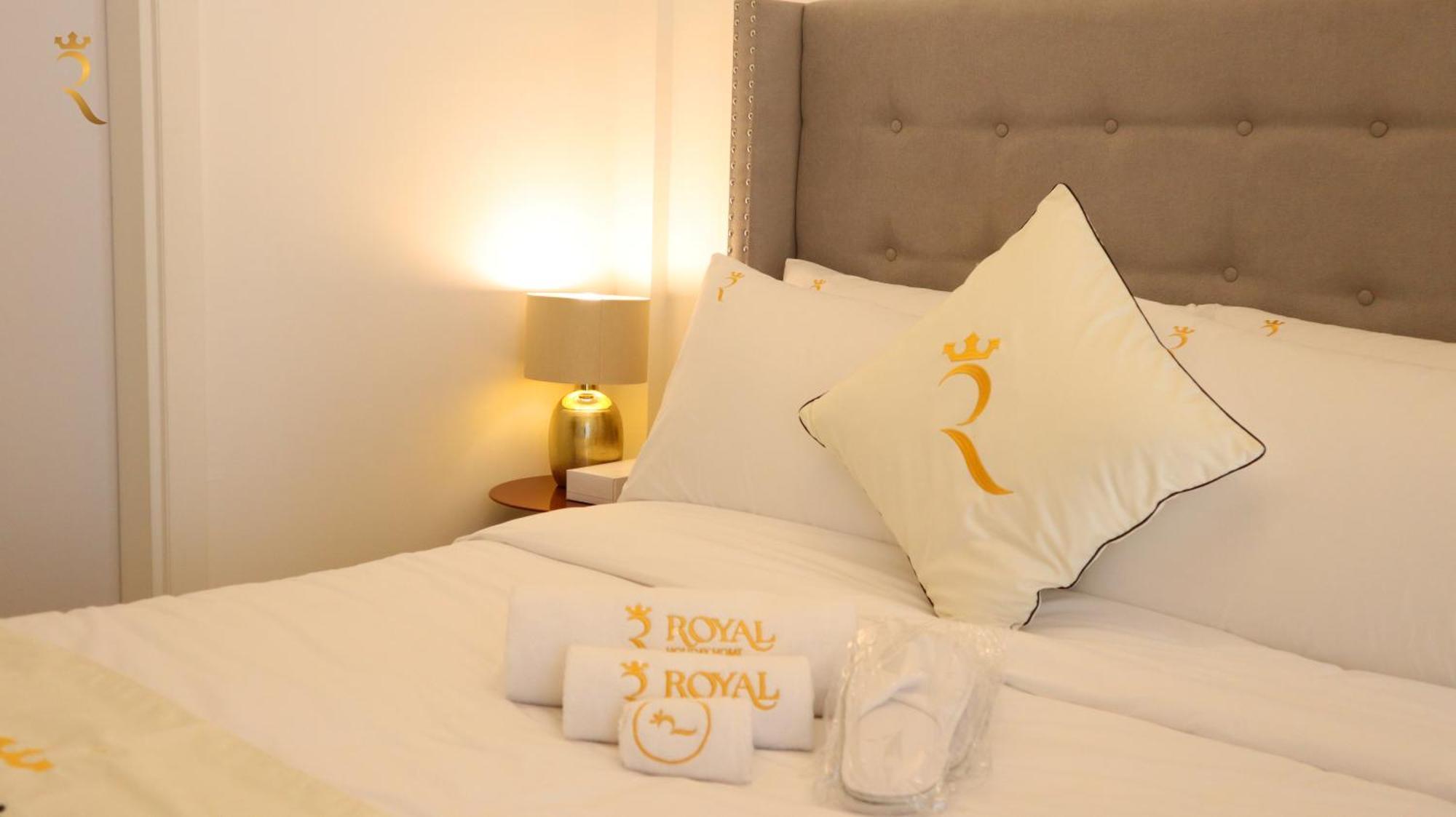 Opulent 2br Duplex In Masdar Apartment